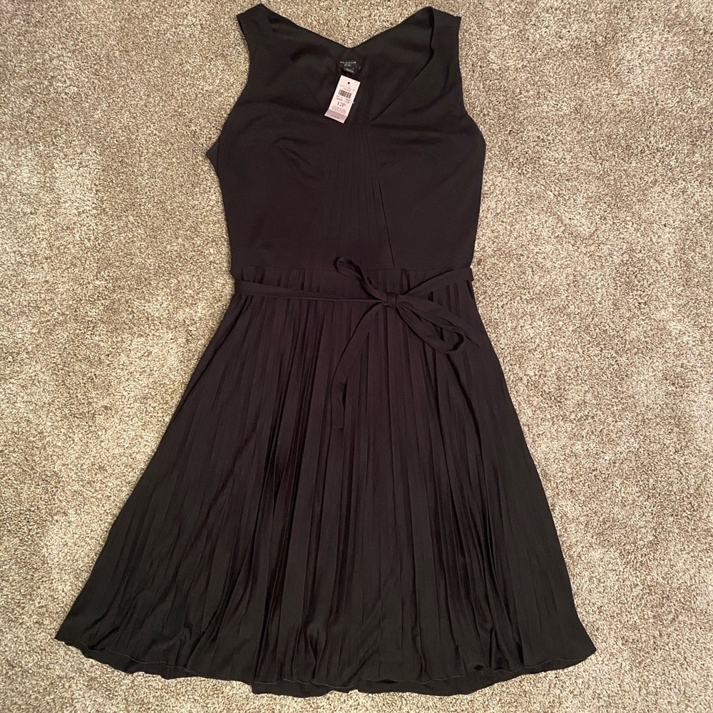 Ann Taylor | NWT Pleated tie waist dress